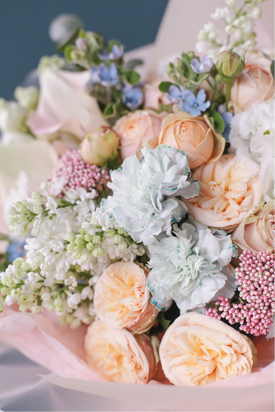 Букет  Наваждение - с добавлением зелени