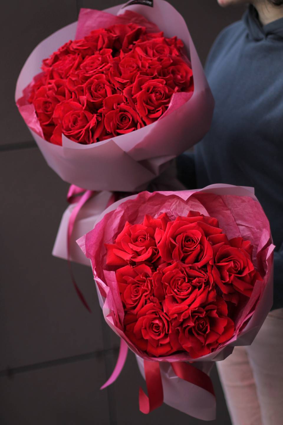 Букет из красных французских роз Виктори