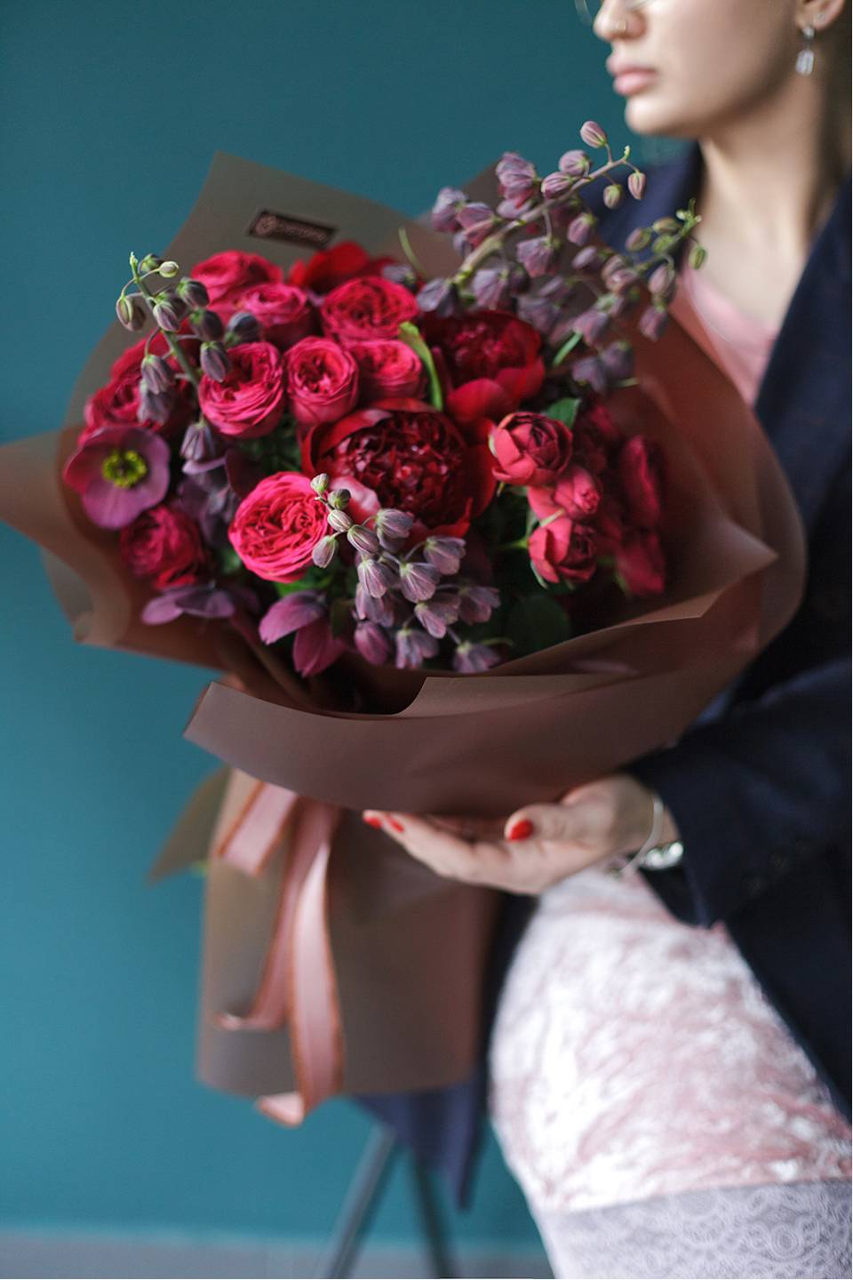 Букет Дама в красном платье