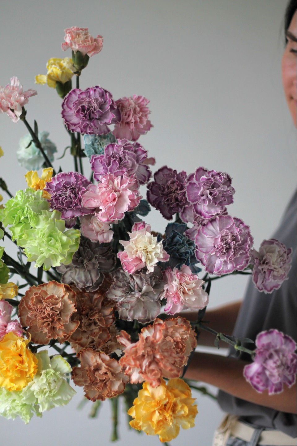 Гвоздика Black Molly - с доставкой по Минску