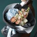 Букет Дама с жемчужной сережкой - подарочное оформление - миниатюра