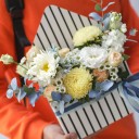 Коробка с цветами Снова в школу - с доставкой по Минску - миниатюра