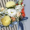 Коробка с цветами Снова в школу - для женщины/молодой пары - миниатюра