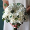 Букет невесты из гвоздик Чистота - с добавлением зелени - миниатюра 