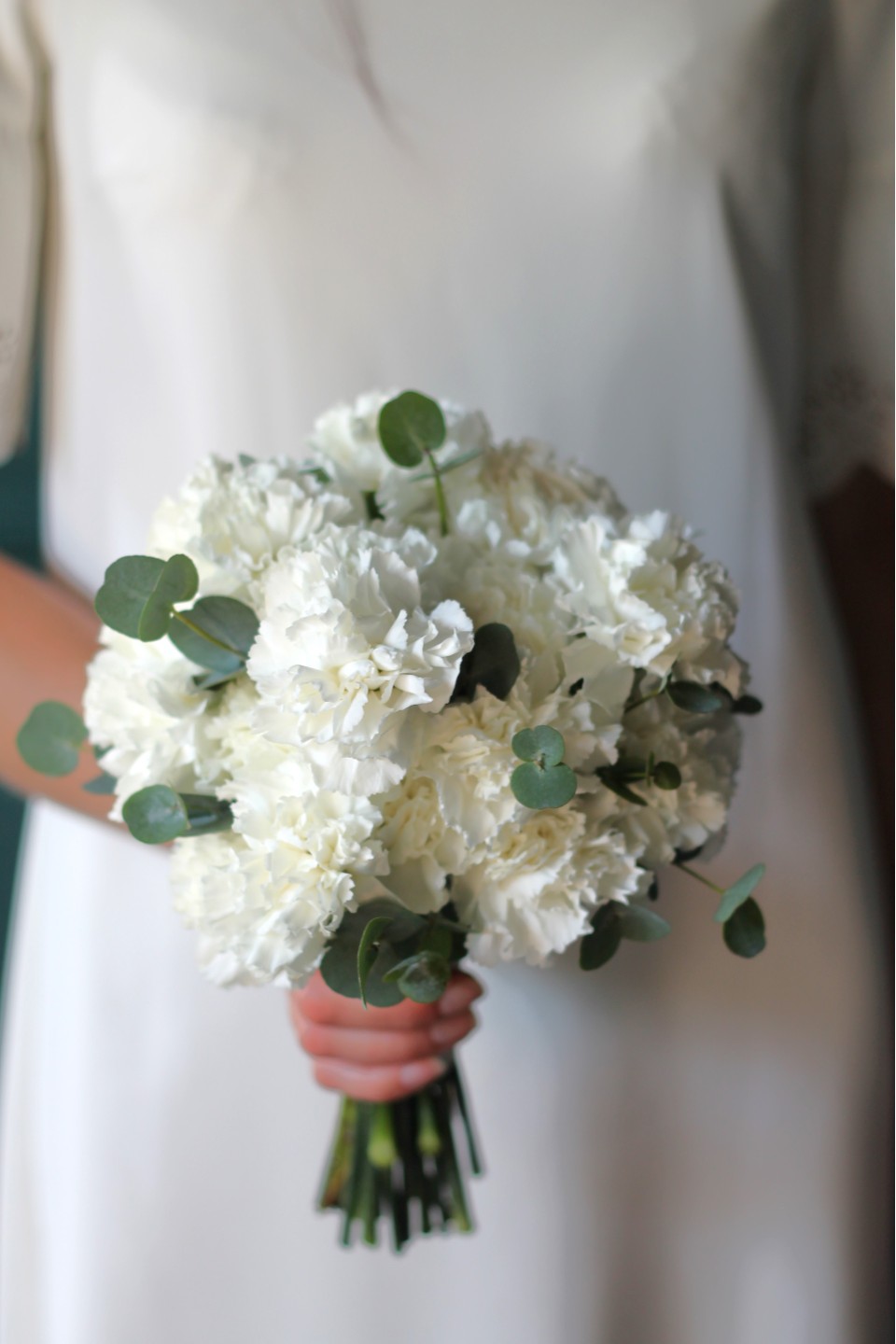 Букет невесты из гвоздик Чистота - быстрая доставка в Минске