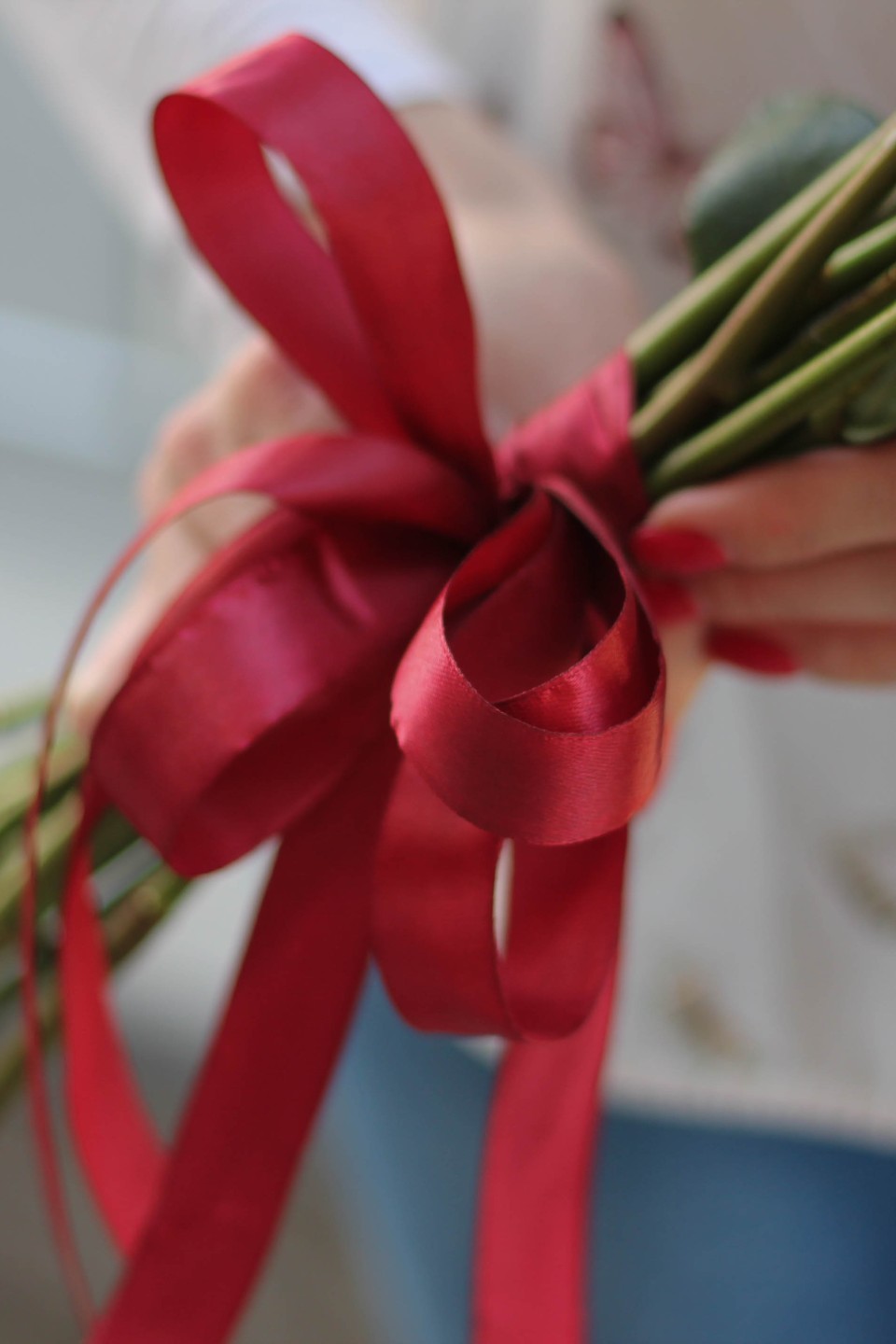 Букет роз Очарование - с добавлением зелени