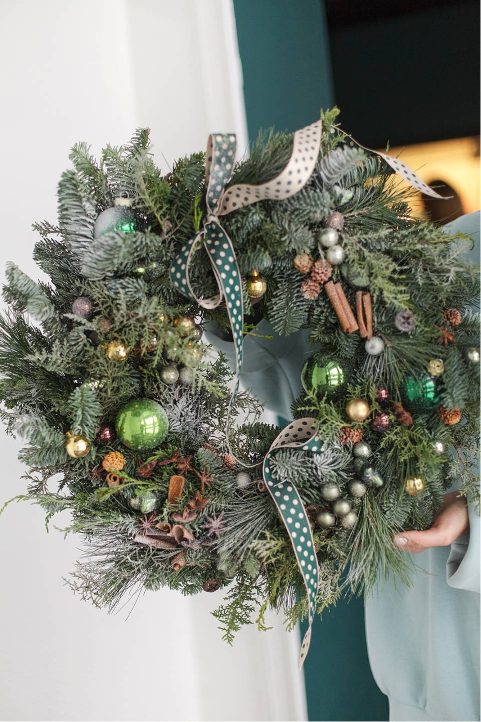 Венок новогодний Изумруд - с добавлением зелени