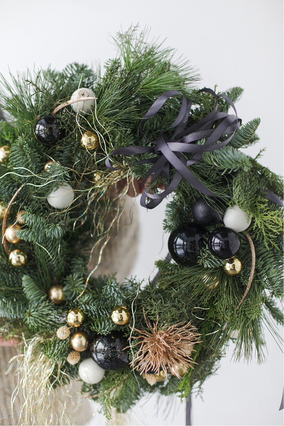 Венок новогодний Черный Лес - с доставкой по Минску