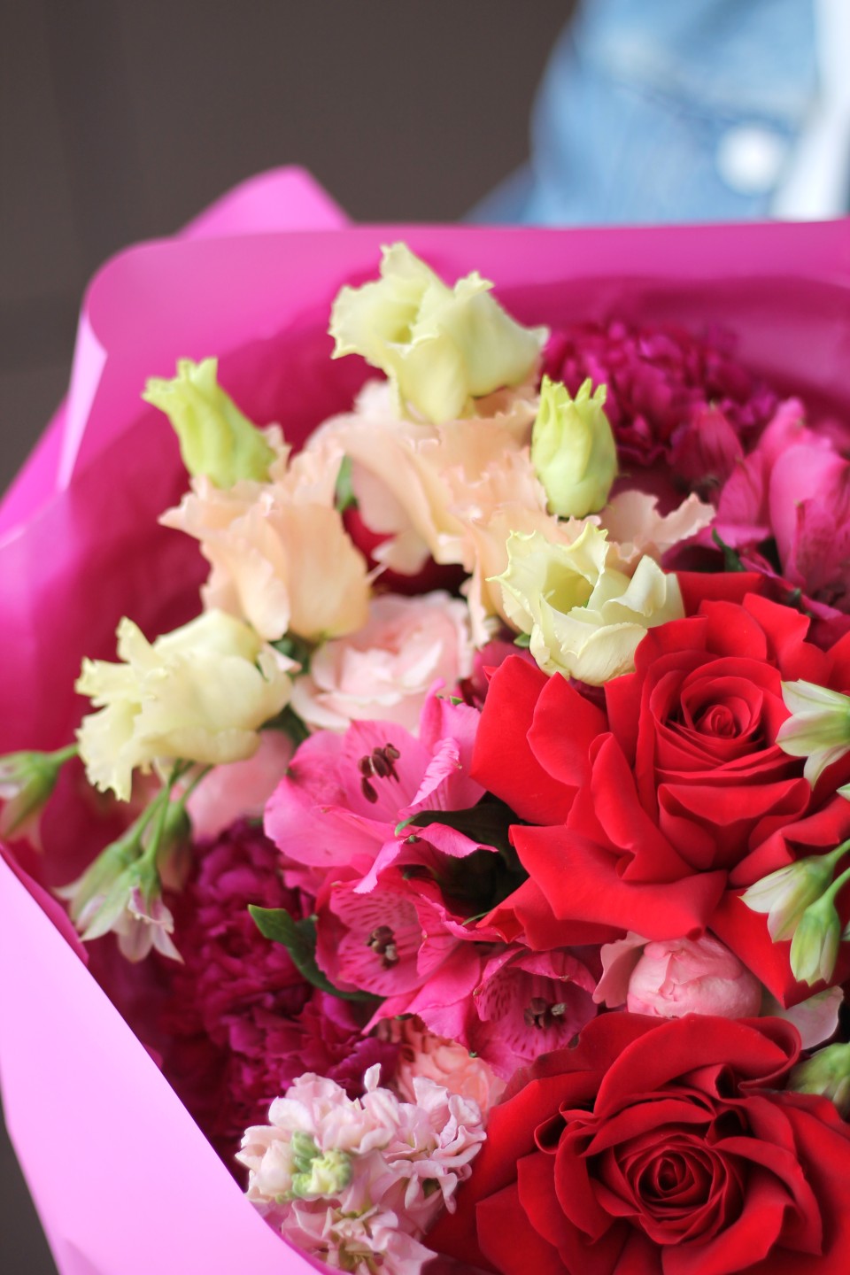 Букет Малиновое вино - с добавлением зелени