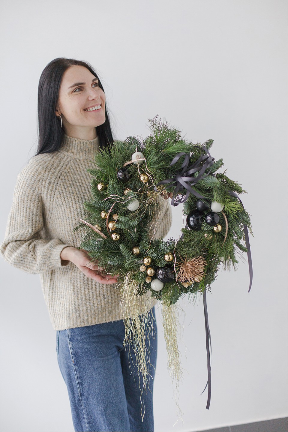 Венок новогодний Черный Лес - подарочное оформление