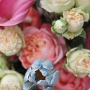 Букет Peach notes - с добавлением зелени - миниатюра 