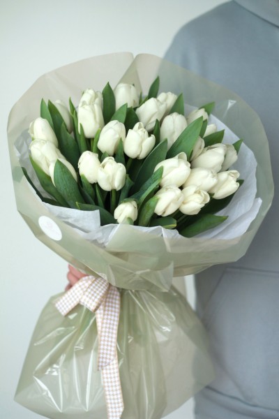 Букет из тюльпанов "Белый Шепот"