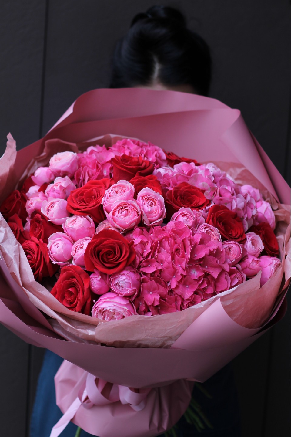 Букет Пойми мою любовь - с добавлением зелени