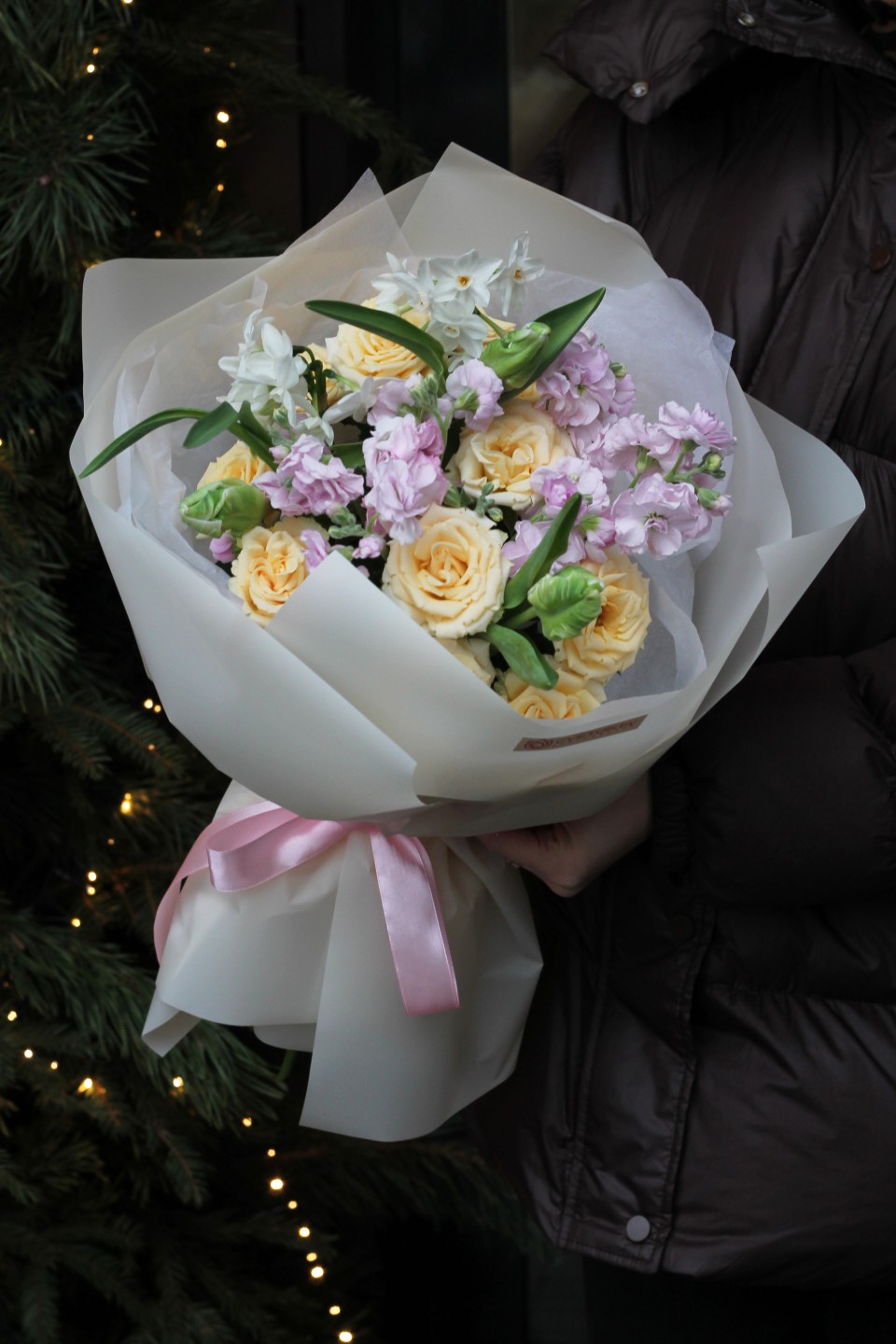 Букет Лилит - с добавлением зелени