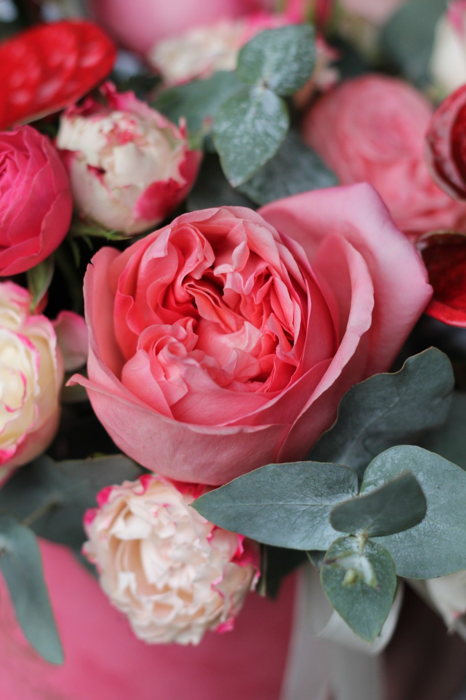 Композиция Донна Роза - с добавлением зелени