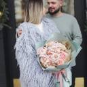 Букет Love Is - с добавлением зелени - миниатюра 