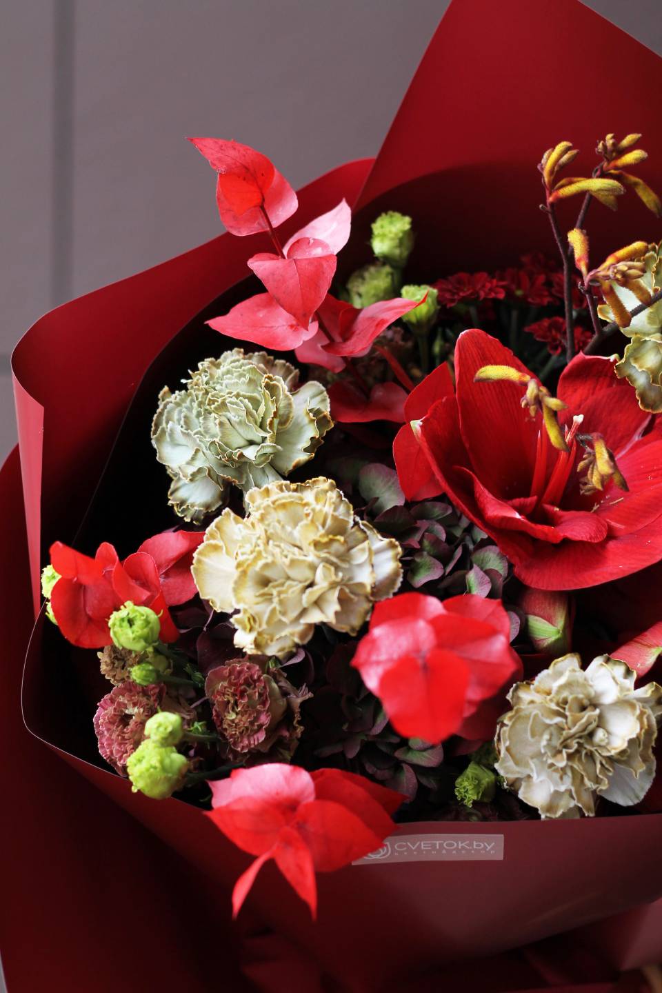 Букет Красный водопад - с доставкой по Минску