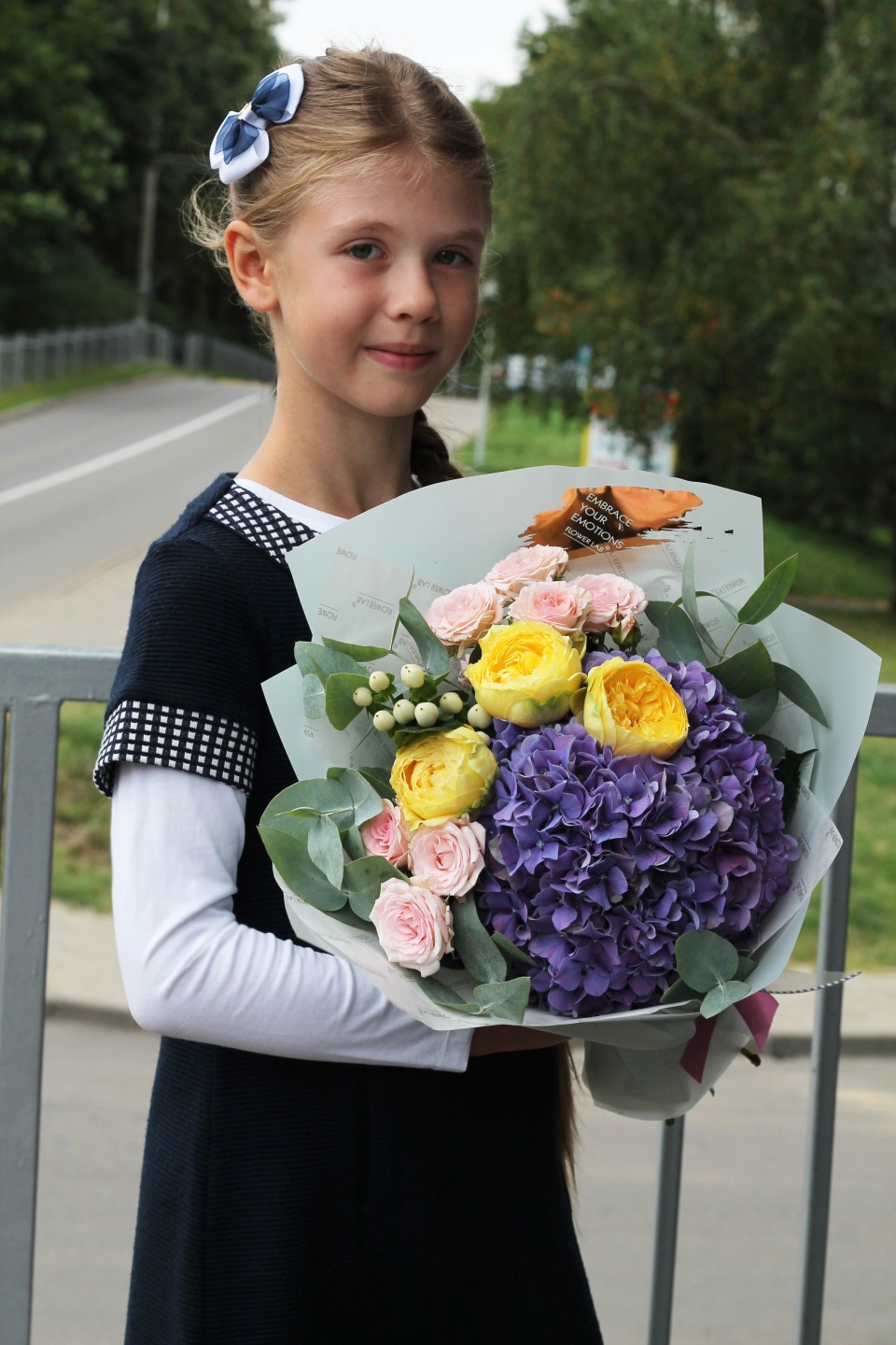 Букет Школьный - с добавлением зелени