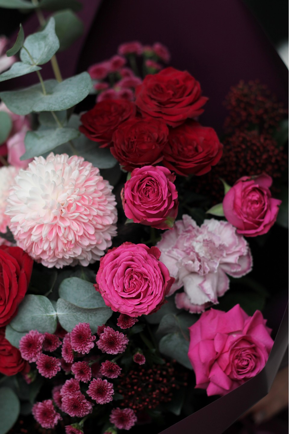 Букет Рубиновый Жемчуг - с добавлением зелени