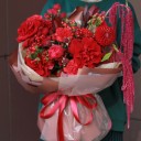 Букет Жгучий красный - с добавлением зелени - миниатюра 