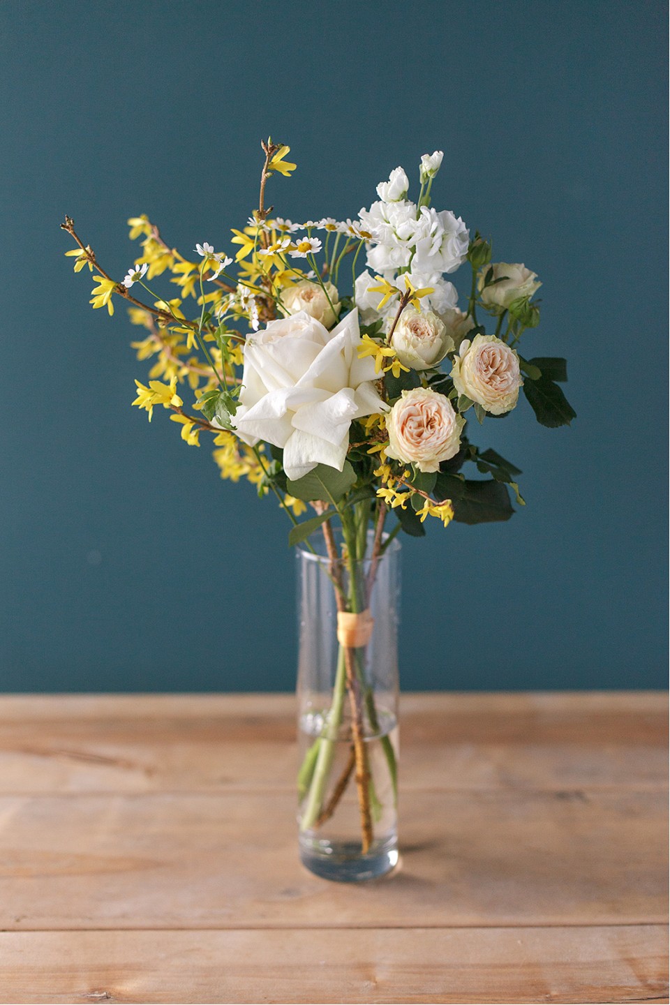 Цветочная подписка S (4 букета на 4 недели) - с добавлением зелени