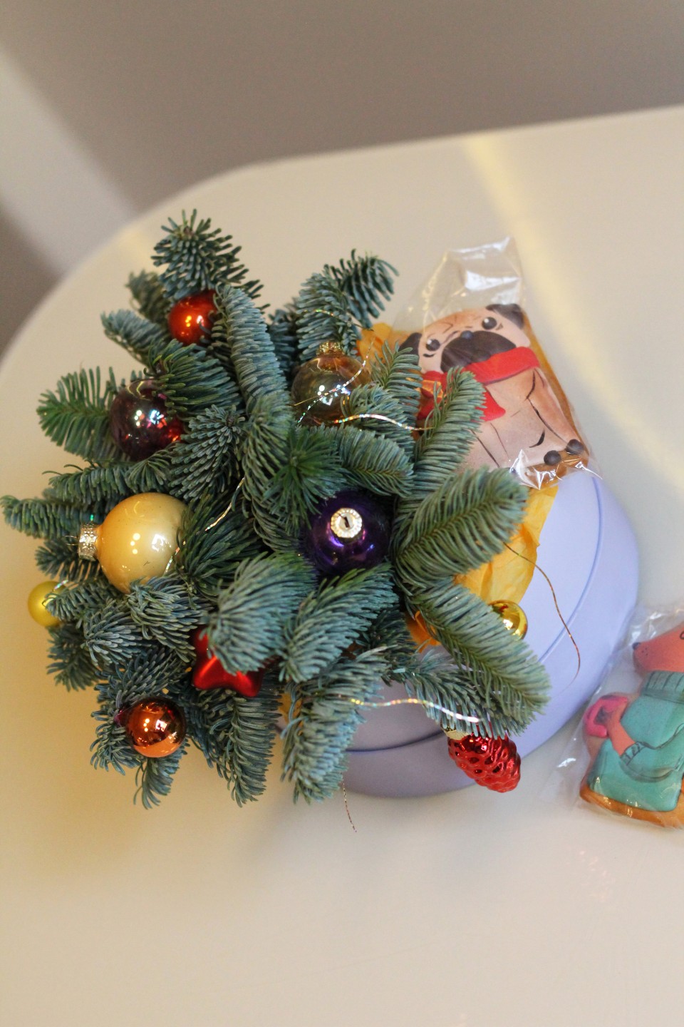 Новогодняя композиция Новогоднее вдохновение - с добавлением зелени