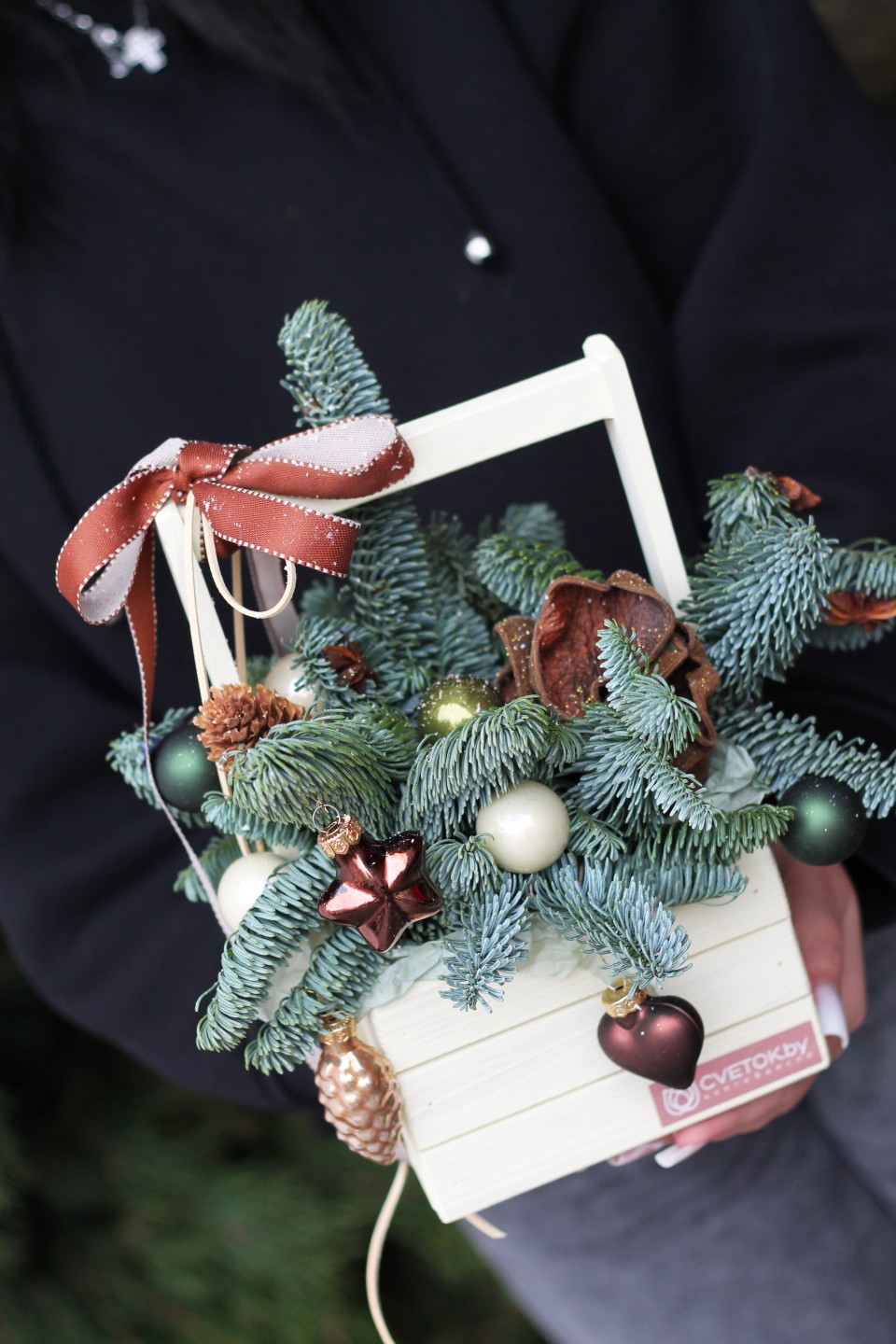 Новогодняя композиция Рождественские сюжеты - с добавлением зелени