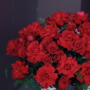Траурная корзина из красных роз  Прощание - подарочное оформление - миниатюра