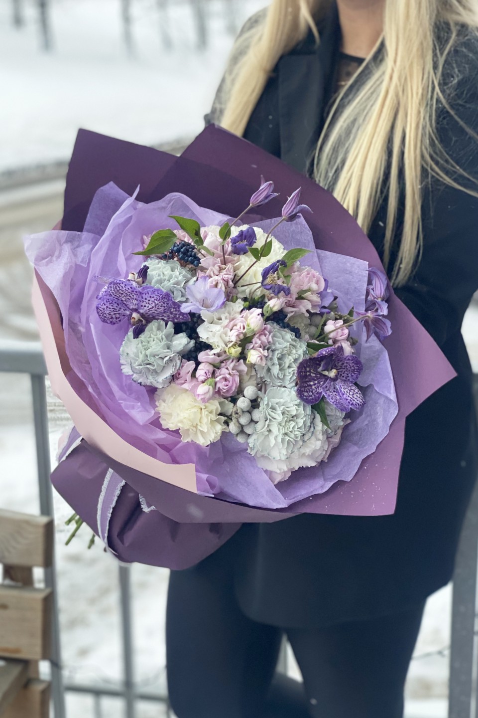 Букет Алхимия чувств - с добавлением зелени