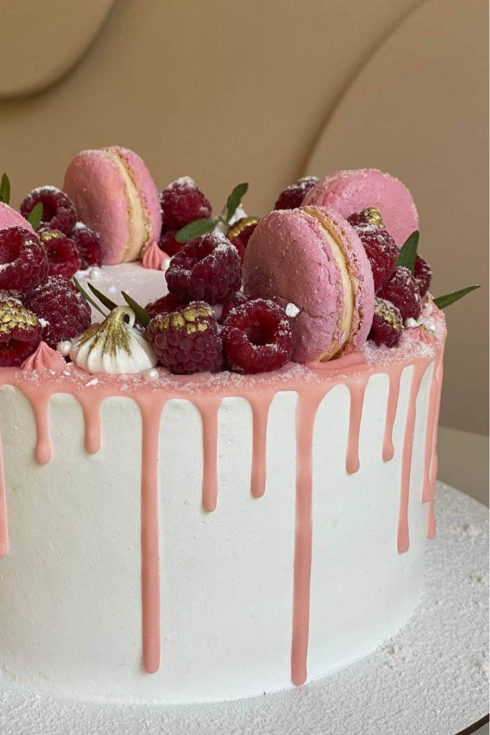 Тортик с ягодками и макаронами