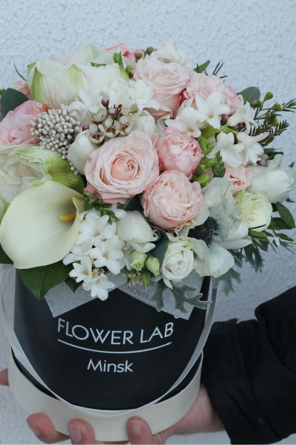 Цветы в коробке Калла и гиацинт - с доставкой по Минску