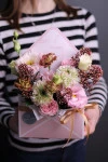 Конверт с эустомой "Цветочное Настроение"