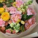 Букет с пионовидными розами и альстромериями Мгновение - подарочное оформление - миниатюра