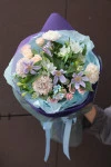 Букет с гвоздиками "Эмели"