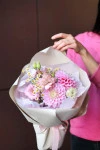 Букет с георгинами и эустомой "Розовый Октябрь"