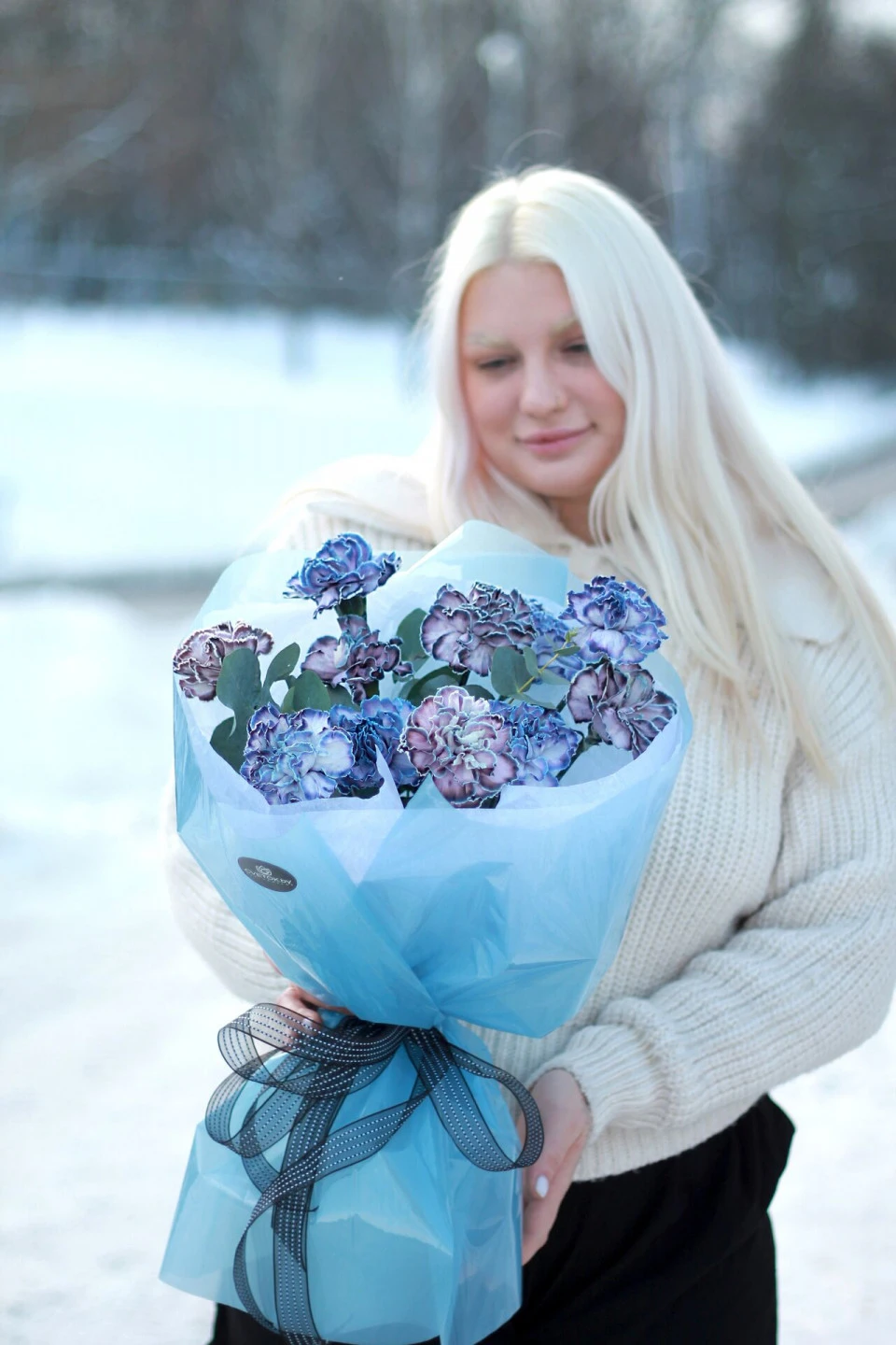Букет из гвоздик Blue waveее