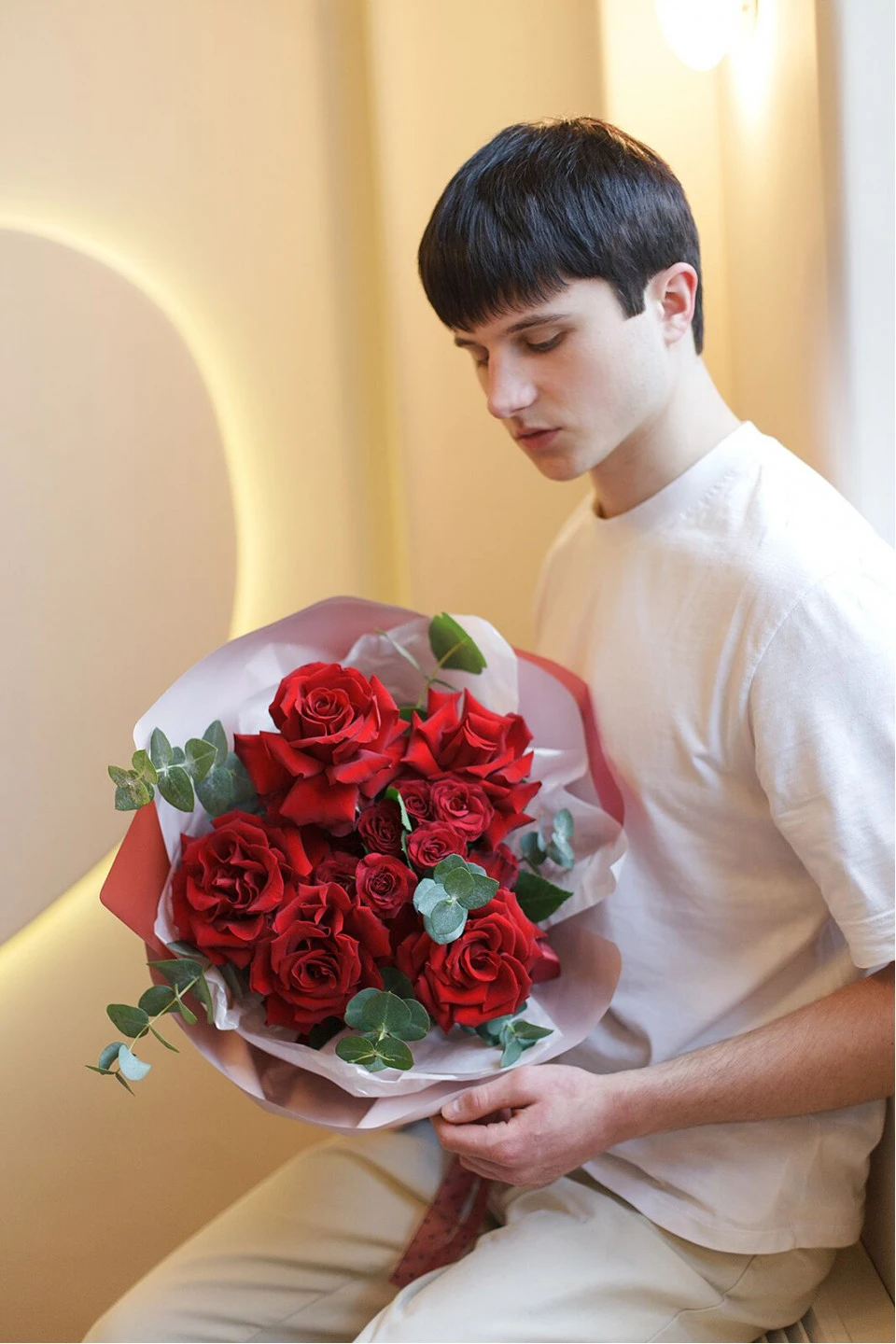 Букет с красными французскими розами My Love - с добавлением зелени